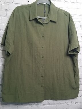 In'Voland womens top size 16W 100% Cotton in Army Green.    NWT